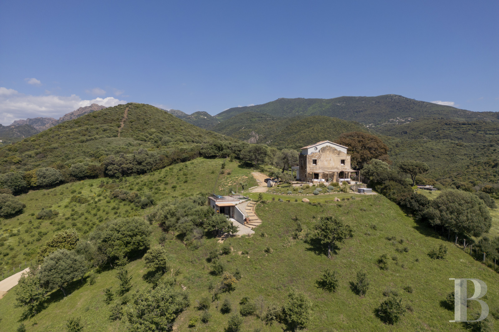 A renovated ancient wine press on the heights of Propriano, between Ajaccio and Bonifacio - photo  n°40